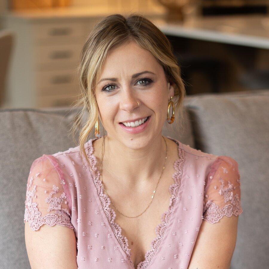 Sara Throckmorton Agent Photo